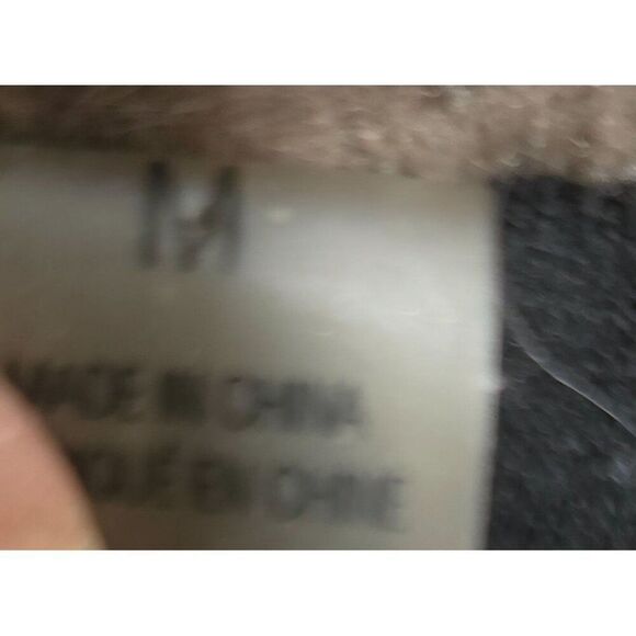 Faux Fur Hooded Vest Black Ribbed Striped Design mob wife elegant old money - Picture 5 of 7